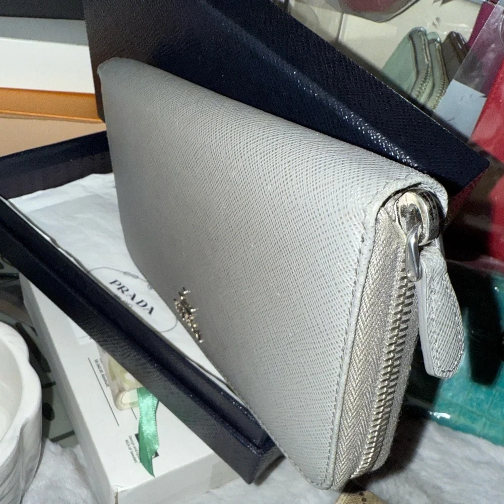 Prada Gray Textured Wallet - Picture 6 of 15